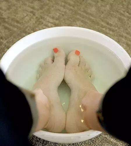 泡脚.jpg