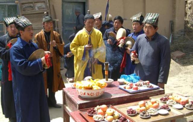 男子自称用巫术治病,90后姐妹花被骗奸3年,巫