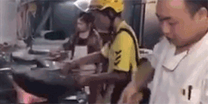 1505105588206369.gif