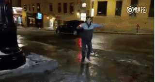 路滑扑街、裸奔、奇葩，北美一下雪，街上全是熊孩子