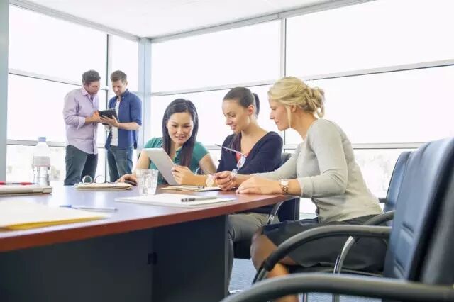 商务口语:如何向外商介绍你公司产品_【网校】