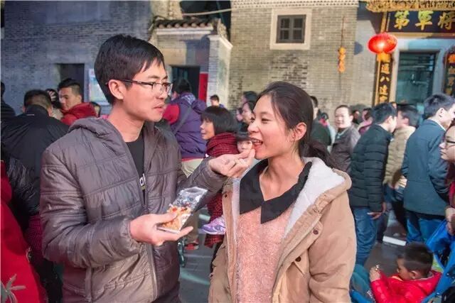 元宵跳火光嗨翻南海里水 解锁新姿势