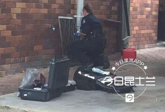 光天化日，澳洲华人遭遇入室暴抢！躲进卧室书柜堵门才躲过一劫！“他们一边砸门一边喊，我们是抢劫的！” - 4