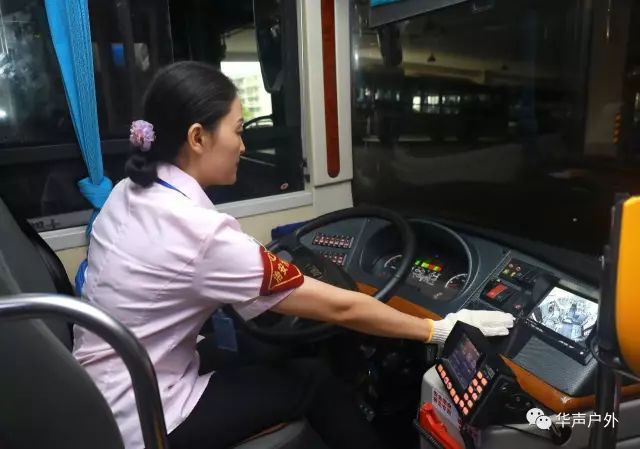 长沙最美公交女司机的速度与激情 - 焦点图 -