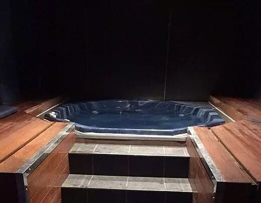玩“脱”了！22岁澳洲姑娘开夜店！20人群P！自由换妻！老外城会玩！ - 7