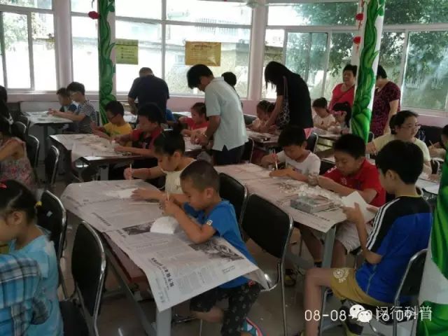 挖掘恐龙 (2).jpg 挖掘恐龙 (2).jpg