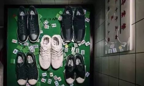 外国品牌蹭中国鸡年春节热度，结果是一片辣眼睛的画风