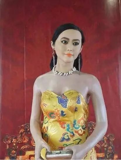 美国有一座总统蜡像馆，但是画风比较“违法”，看一眼就瞎了