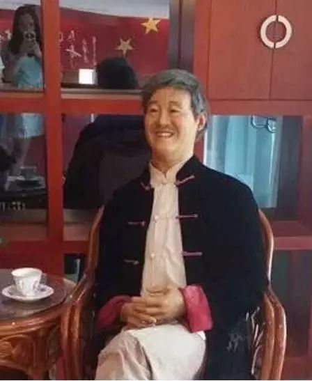 美国有一座总统蜡像馆，但是画风比较“违法”，看一眼就瞎了