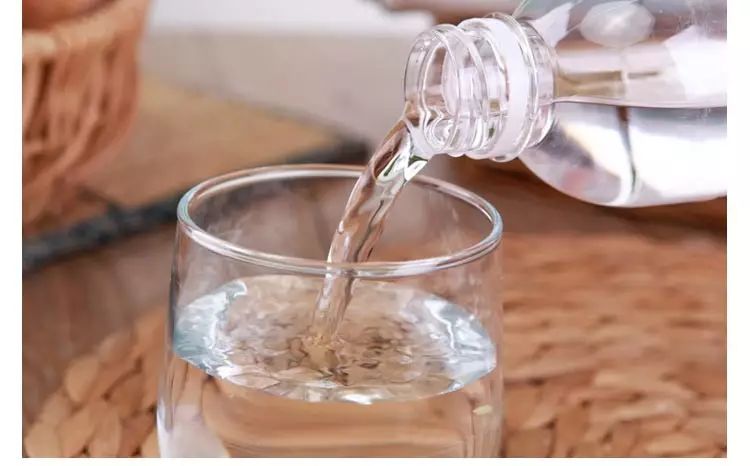 冲泡紫阳富硒绿茶