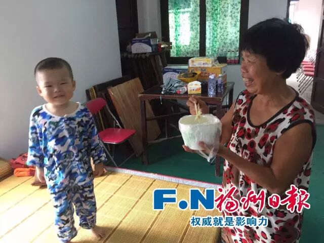 一线剪影：防台风 他们在坚守