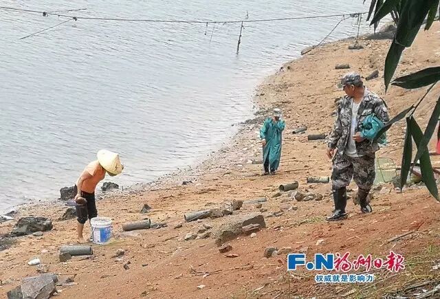 一线剪影：防台风 他们在坚守