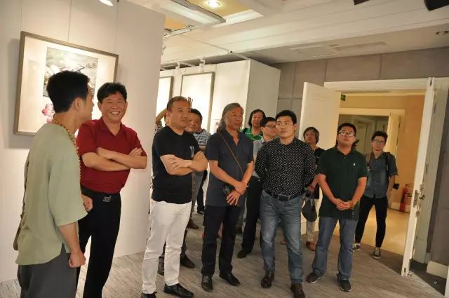 中国画院中国画名家采风团走进藏族汇报展开幕