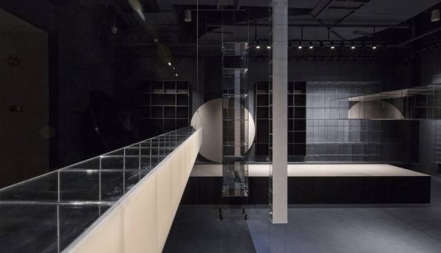 新作|ACC SHOP女性饰品店:自我的演示或掩饰