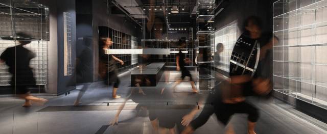 新作|ACC SHOP女性饰品店:自我的演示或掩饰