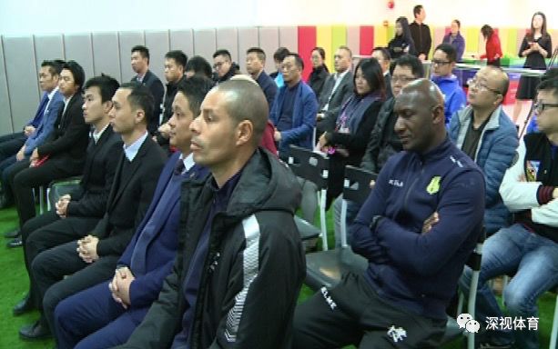 朝向携手大荣 打造深圳一流青少年足球俱乐部