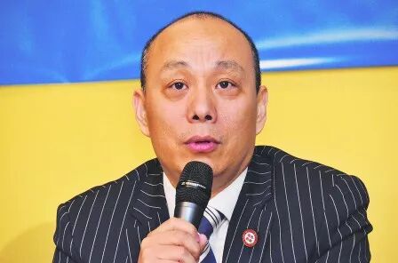 华人圈大名鼎鼎的电视台老板龚晓华携款逃跑了！背后竟然牵出19亿的传销大案！ - 1