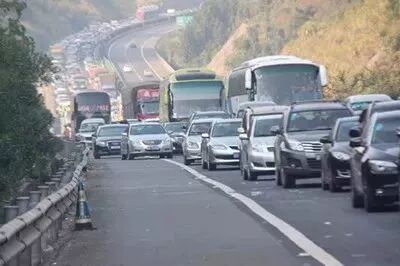 有奖征集广告语!仙桃人保财险直升机救援服务