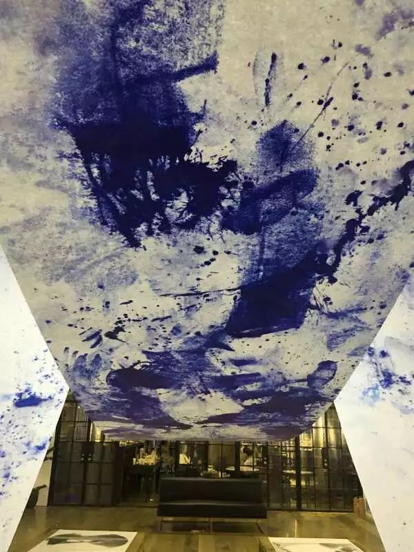 思无界 · 行无疆 · 历史的天空 · 笔陈墨横 | 王晖水墨睿绅洋服艺术作品展