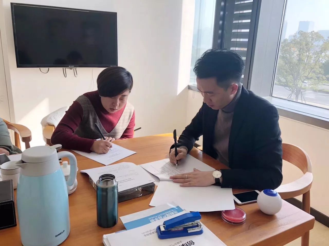 欧美激情视频在线观看 热烈祝贺史总签约创绿家北京市区级代理！