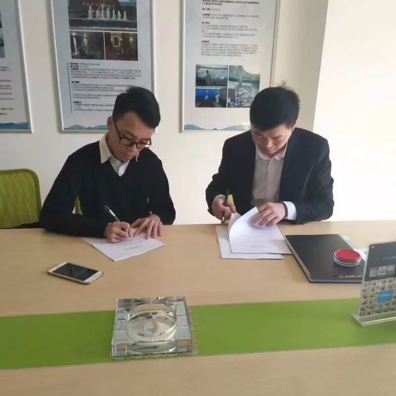 热烈祝贺李总签约创绿家肇庆市区级代理！
