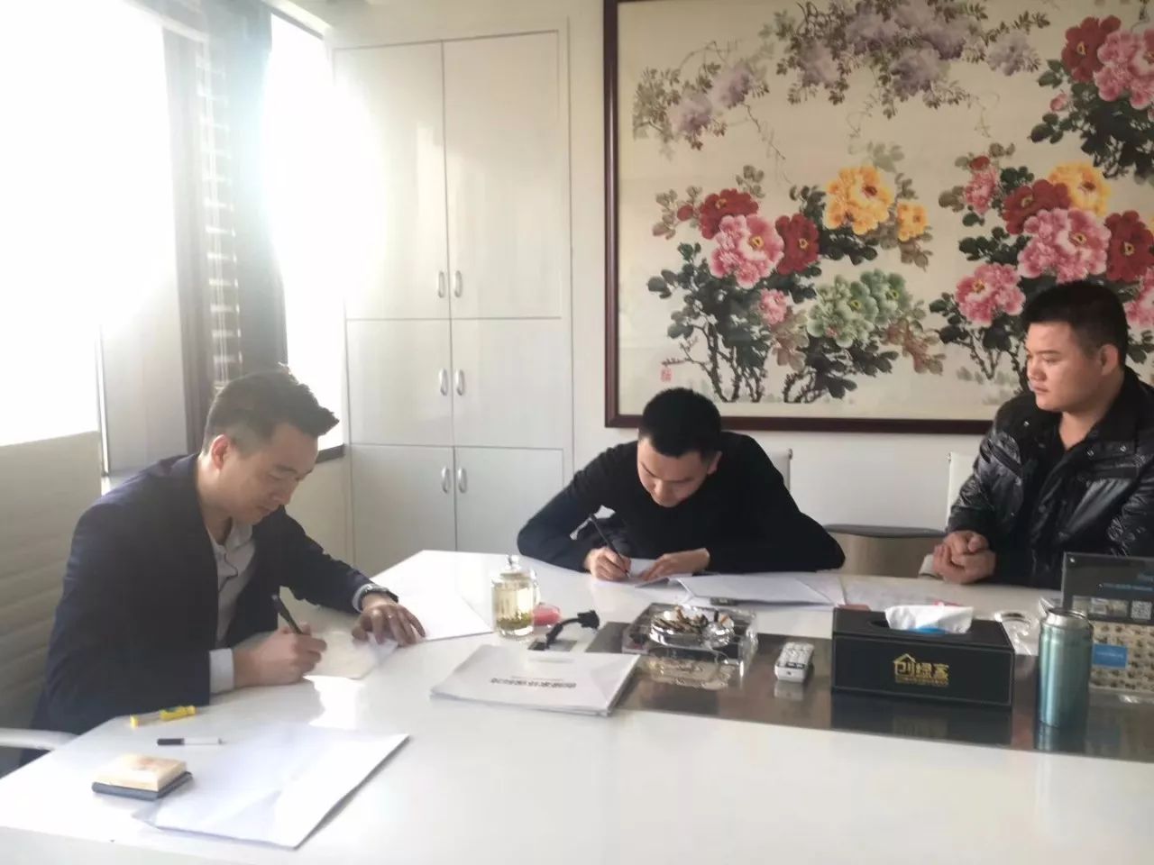 熱烈祝賀周總、楊總簽約創(chuàng)綠家海南省市級代理！