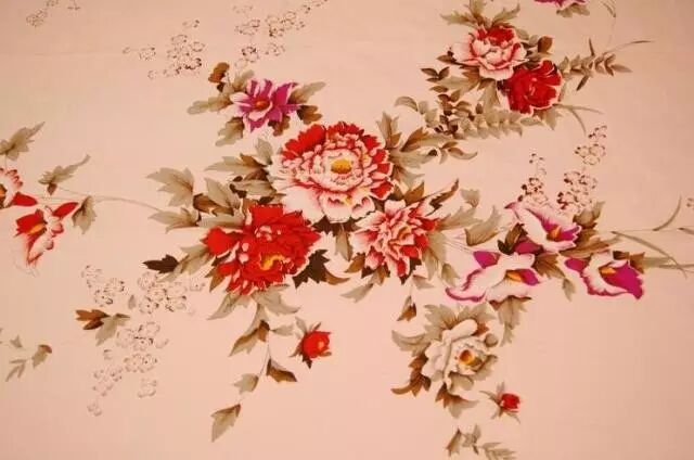 传说每个人家里都有一条这样的床单.你家有没