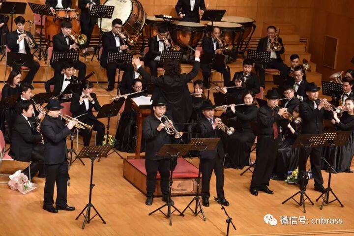 江苏东方交响管乐团