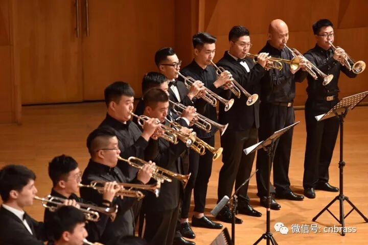 江苏东方交响管乐团