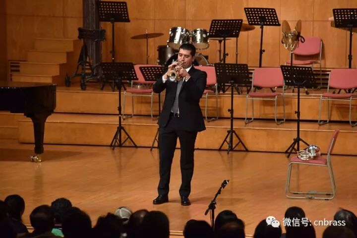 江苏东方交响管乐团