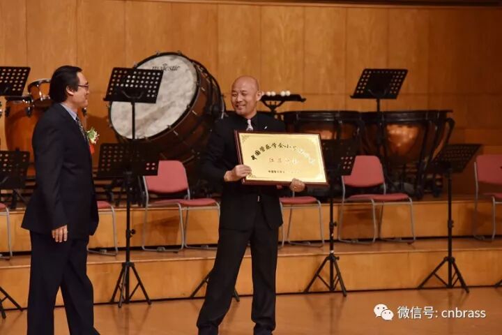 江苏东方交响管乐团