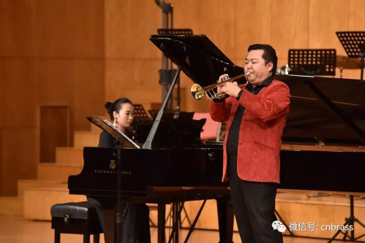 江苏东方交响管乐团