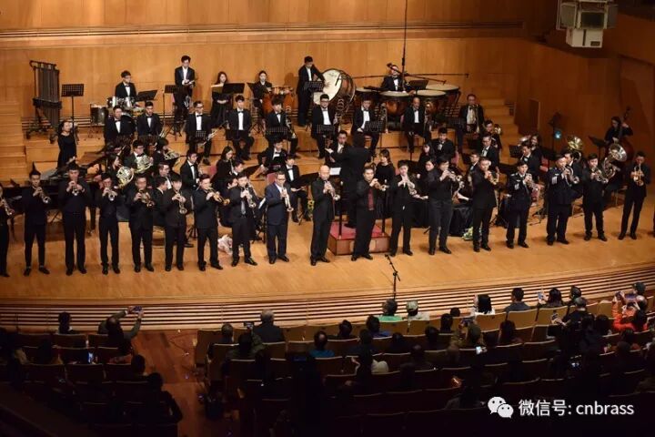 江苏东方交响管乐团