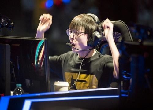 磨剑千日，永不言弃，属于RNG的传奇之路