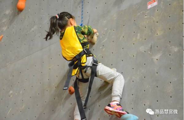 【系列课|攀岩初级课程】中国地质大学赛事级攀岩馆，冠军教练倾力指导，挑战超越自我极限