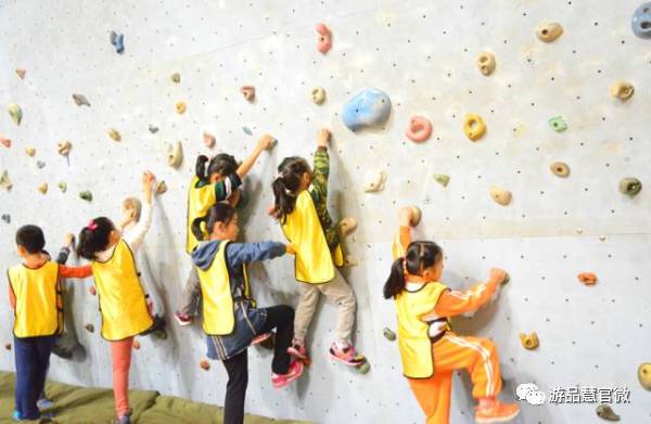 【系列课|攀岩初级课程】中国地质大学赛事级攀岩馆，冠军教练倾力指导，挑战超越自我极限