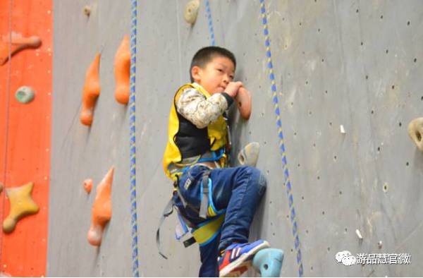 【系列课|攀岩初级课程】中国地质大学赛事级攀岩馆，冠军教练倾力指导，挑战超越自我极限