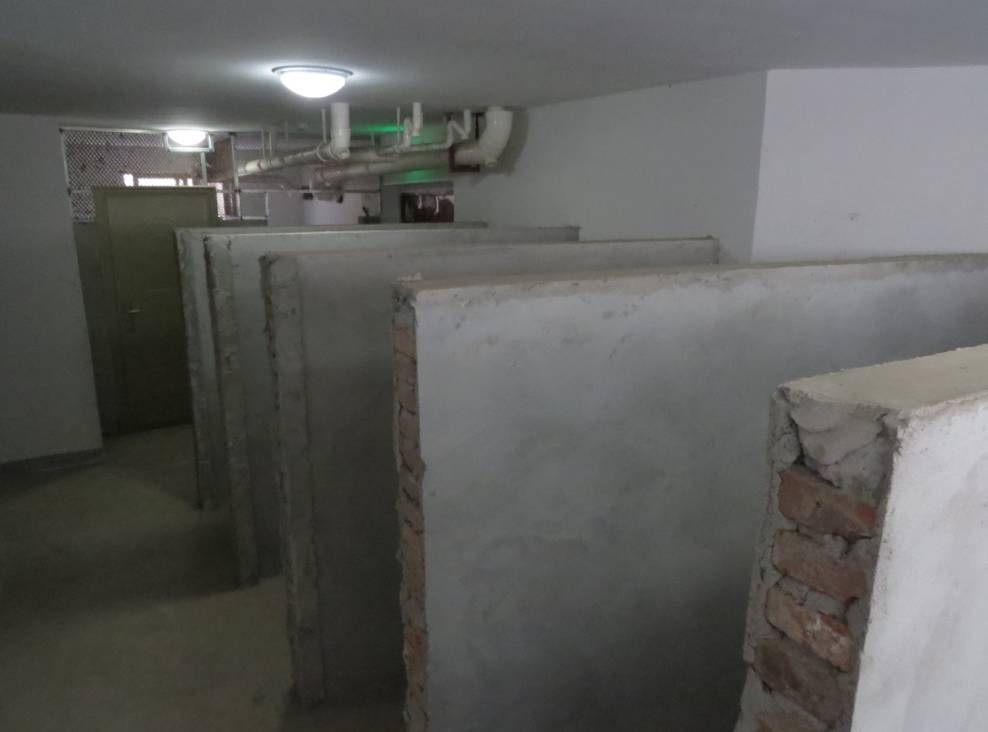 中南世纪锦城引业主不满:负一层改成储藏室,还