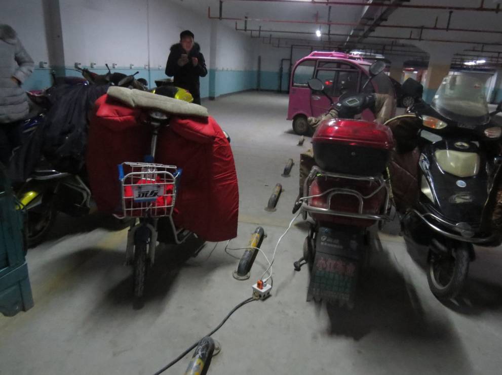 中南世纪锦城引业主不满:负一层改成储藏室,还