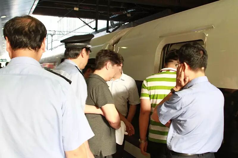 洛阳铁路运输检察院干警成功完成一起长途押解任务