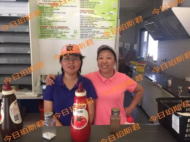 独家:澳华裔女店主勇斗持刀劫匪头破血流! 负伤次日照常营业社区支持! - 12
