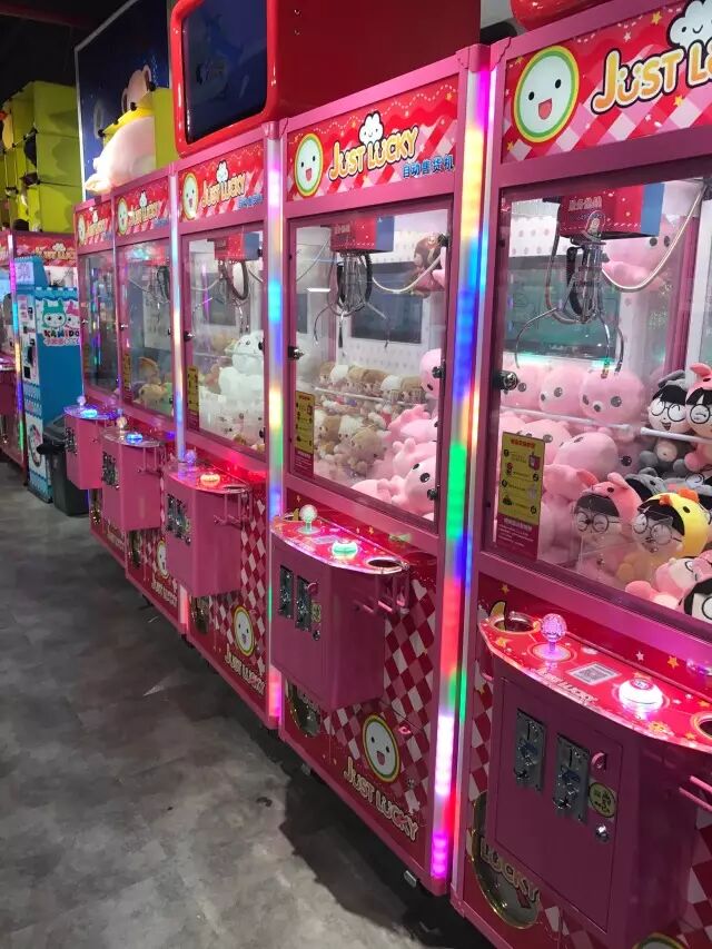 让人们有更多选择消耗碎片时间,那几乎游戏厅里所有设备都有这个作用