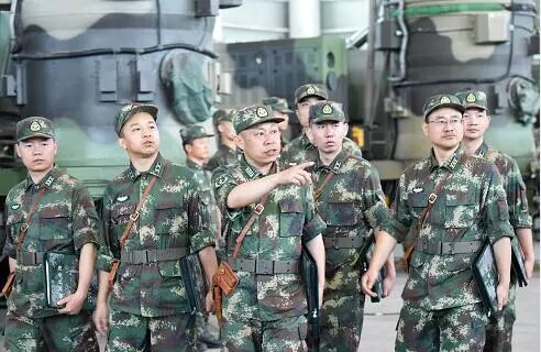 两学一做火箭军某导弹旅旅长李正连砺剑劲旅排头兵