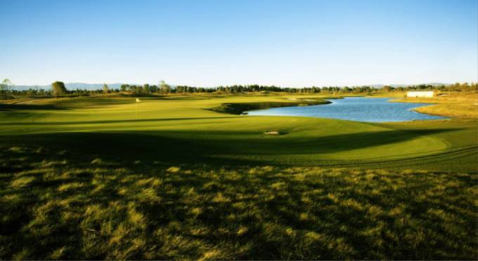 热烈祝贺球包通成功携手云南中信嘉丽泽高尔夫球会