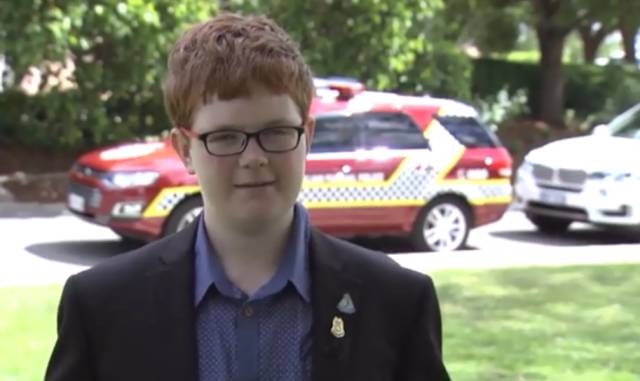 12岁白血病男孩唯一愿望是引爆炸弹 于是警车开道爆破组列队澳洲总理接见 - 6