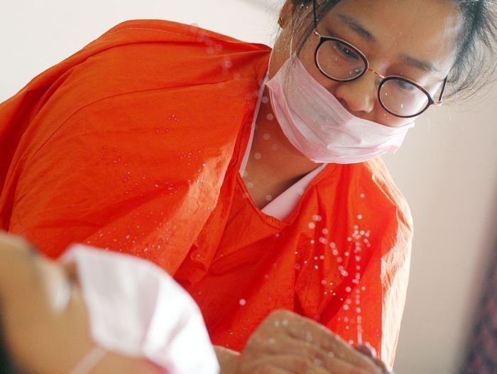 "乳"此忙的催乳师 - 故事 - 新湖南