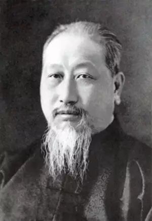 师林增平搜辑大量档案而写成的《熊希龄传》,方知他早年生活多在芷江