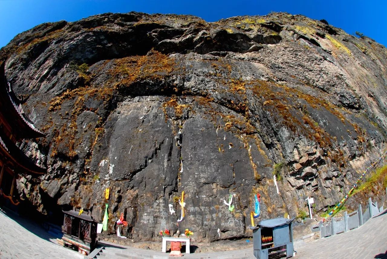 深山藏古寺揭秘大理雞足山蘊含的文化和神奇景象